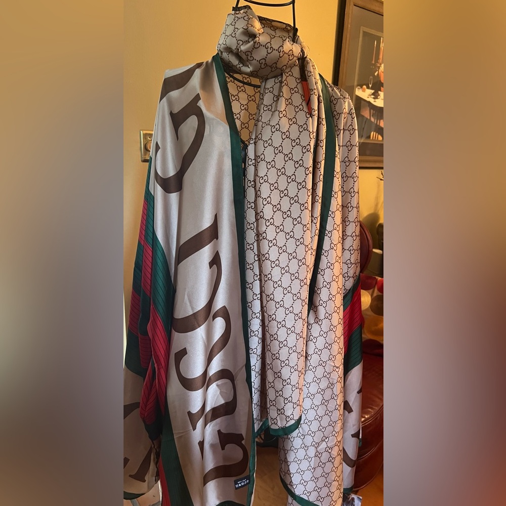 Silk Kimono with bell sleeves & long scarf, never worn